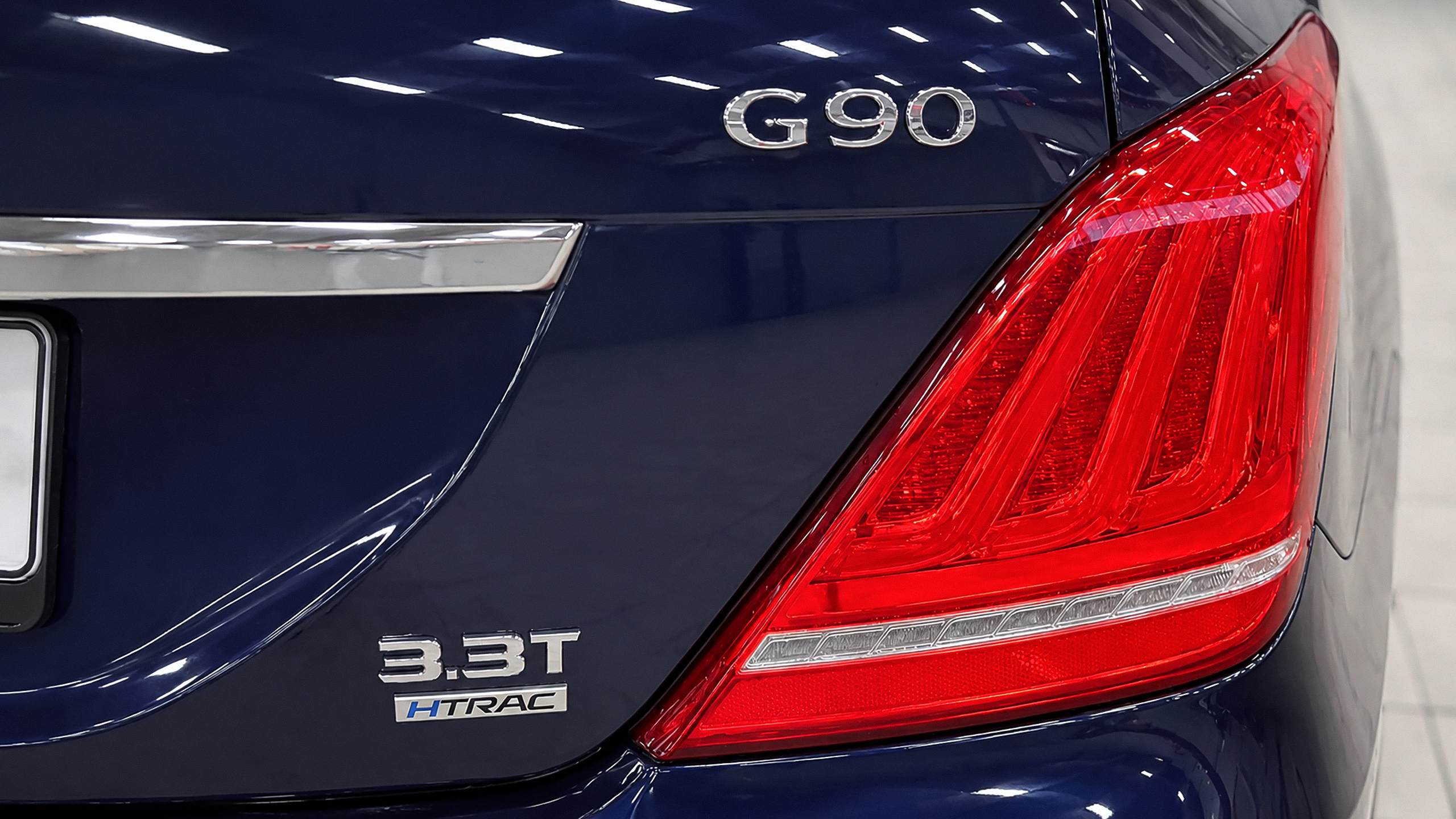 Genesis G90 шильдик модели
